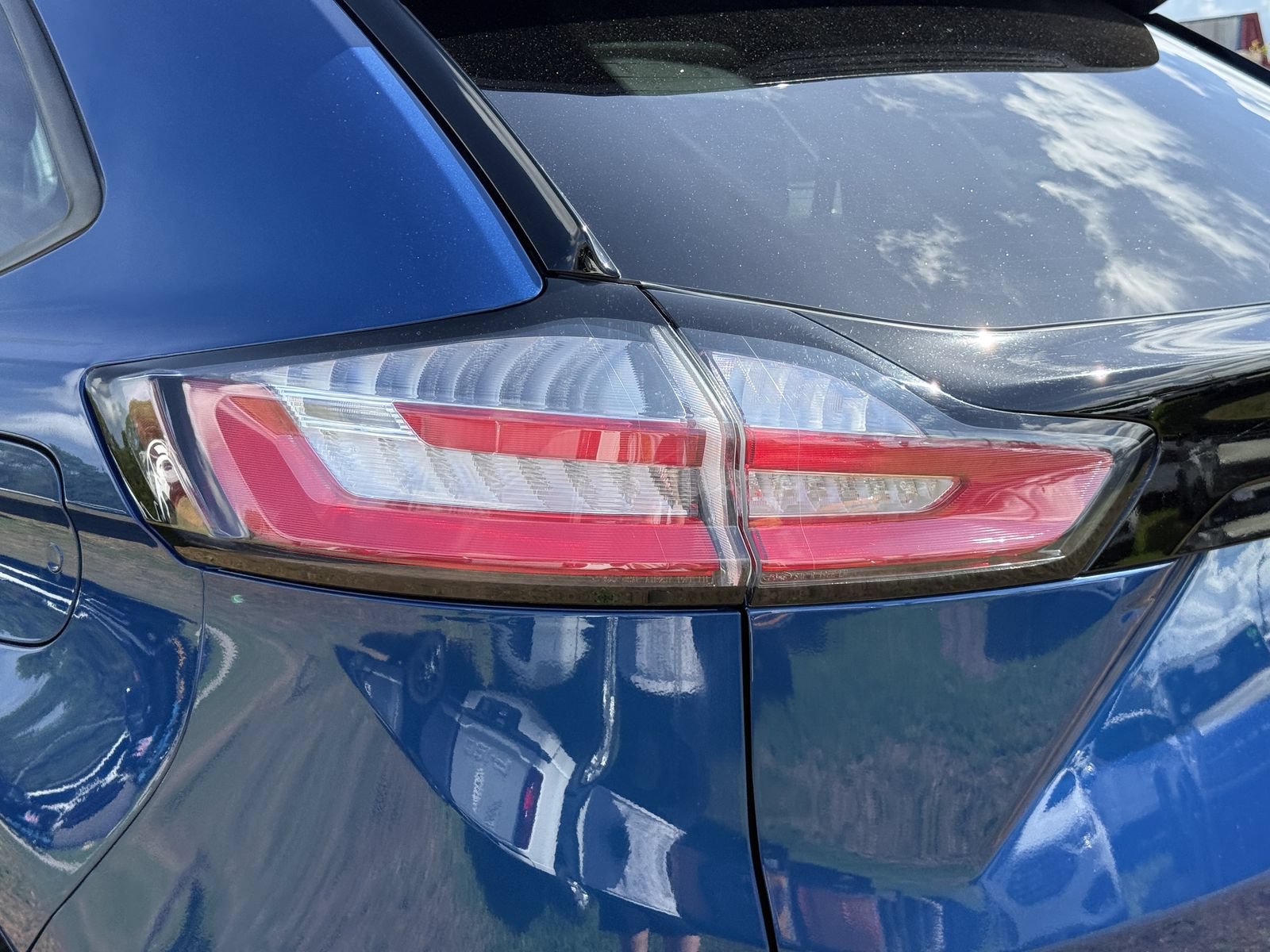 Certified 2022 Ford Edge SE w/ Black Appearance Package AWD/4WD image 11