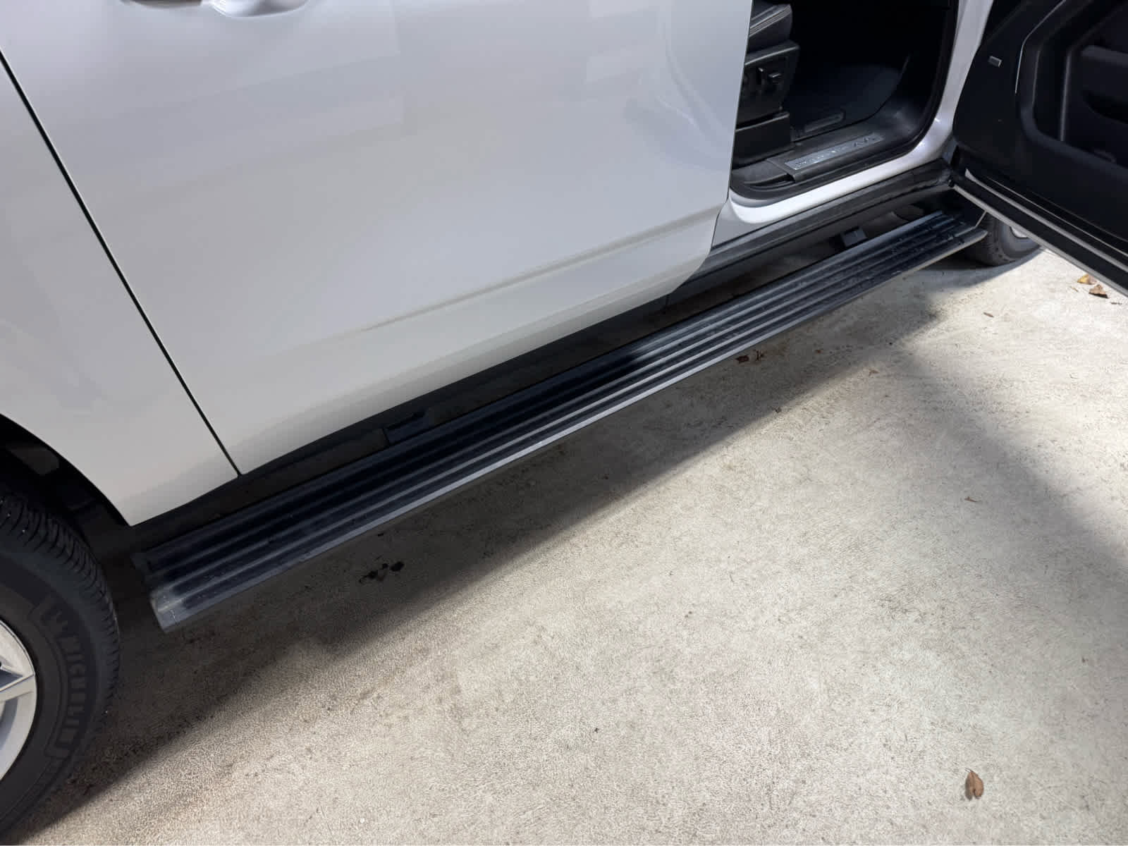 Certified 2023 Chevrolet Suburban High Country image 11