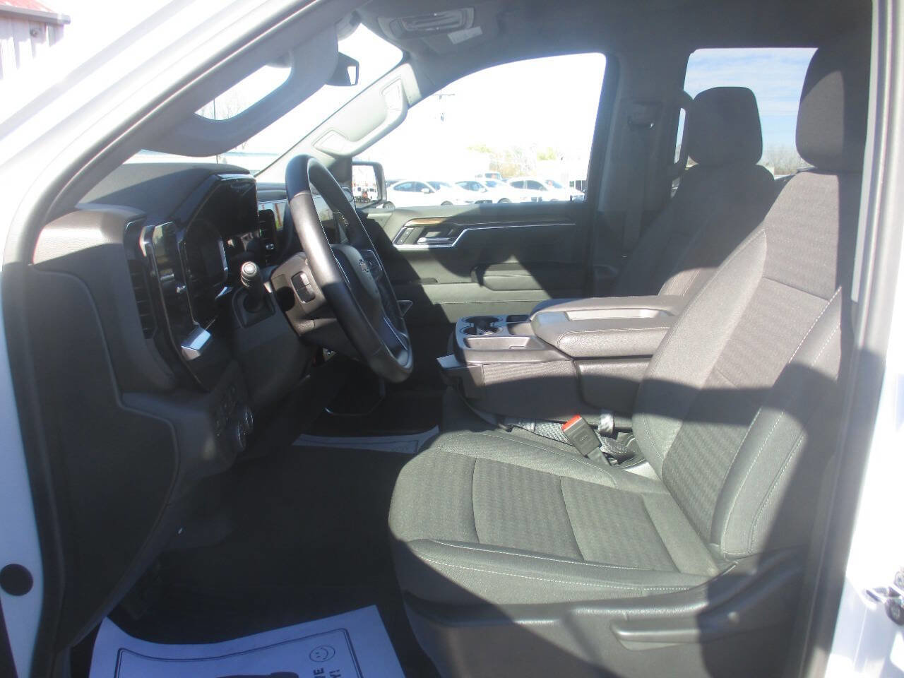 Used 2024 Chevrolet Silverado 1500 LT AWD/4WD image 20