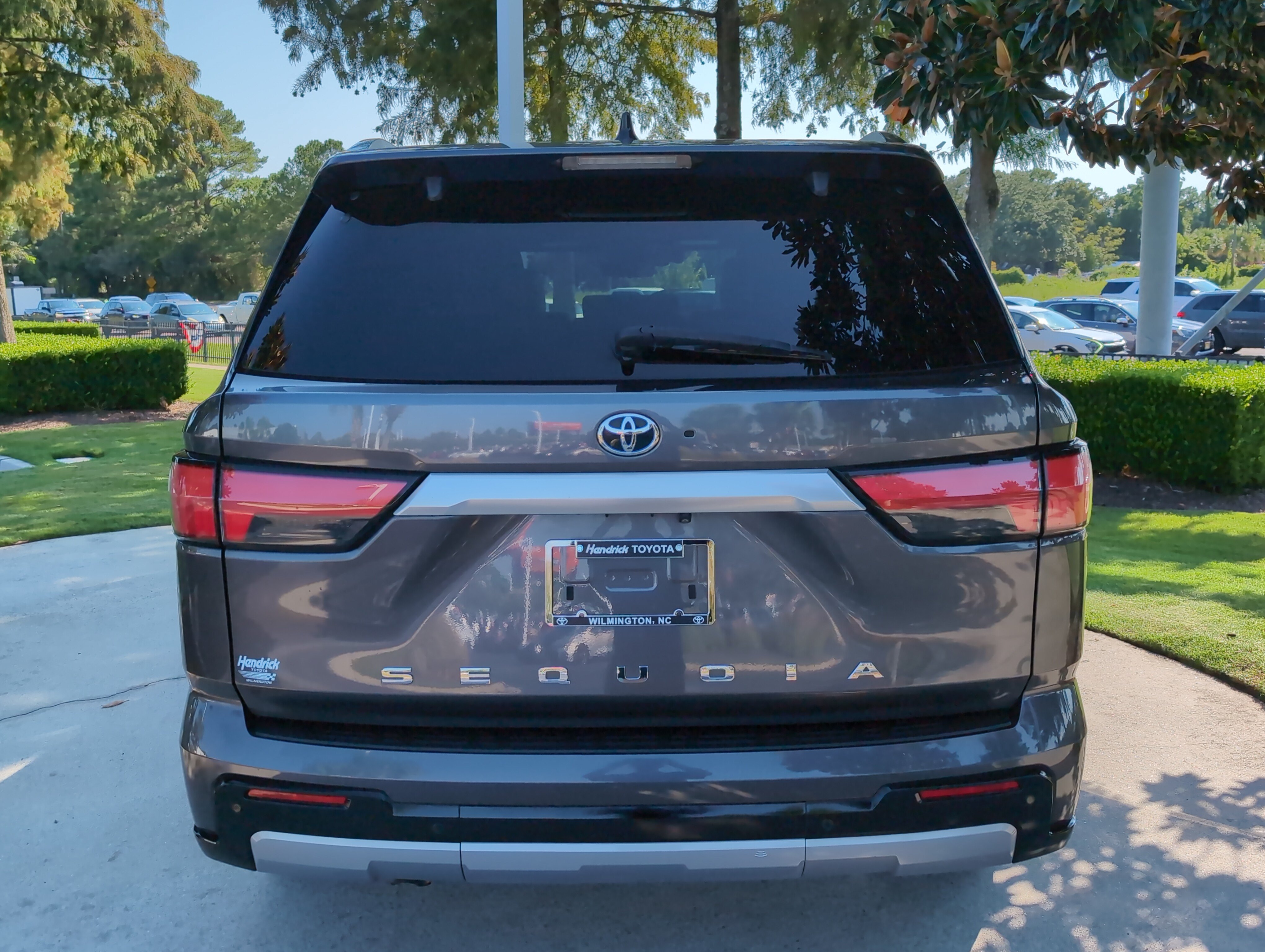 Used 2023 Toyota Sequoia Capstone AWD/4WD image 9