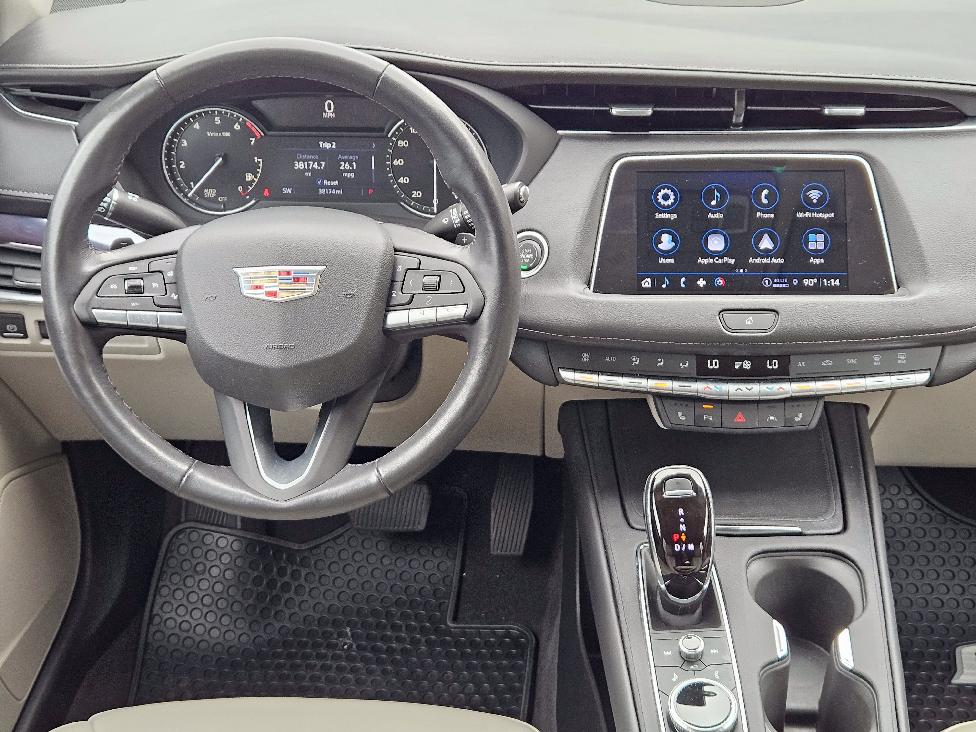 Used 2022 Cadillac XT4 Luxury w/ Cold Weather Package FWD image 24