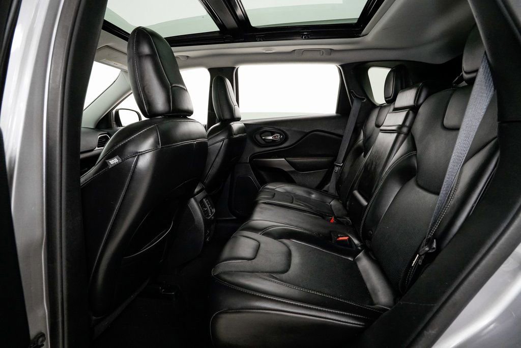 Used 2019 Jeep Cherokee Limited image 22