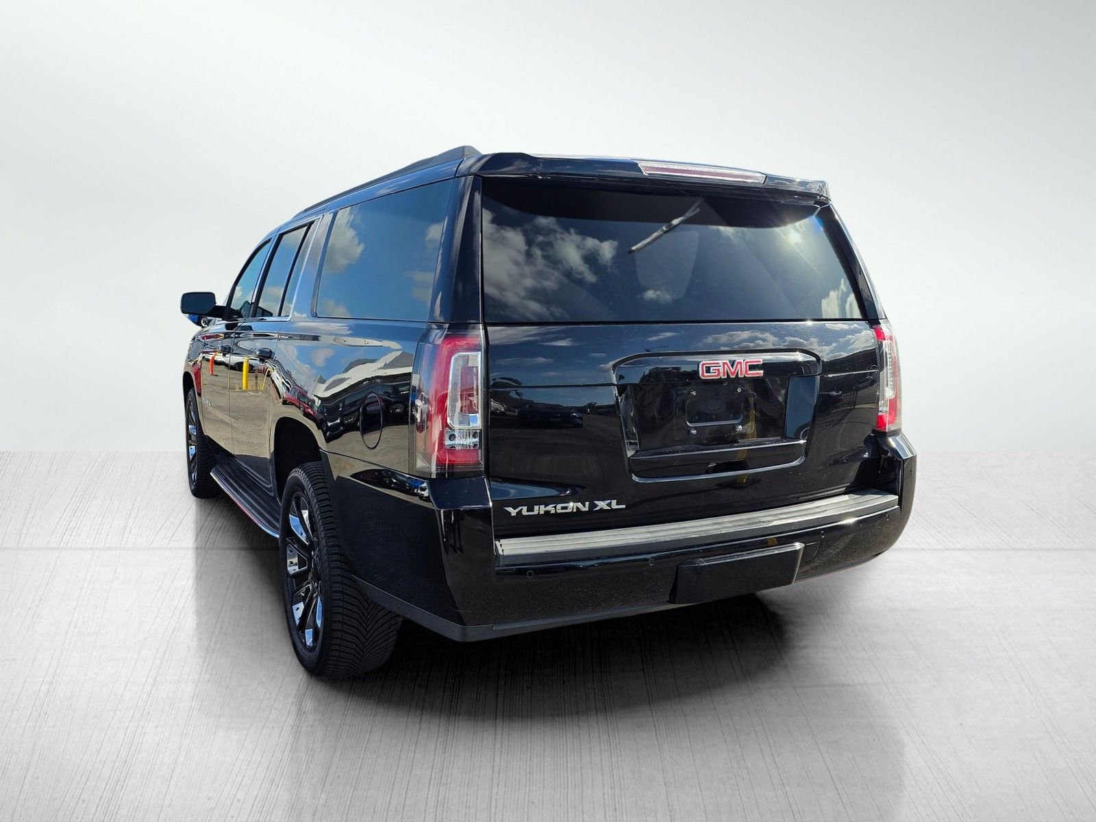 Used 2019 GMC Yukon XL SLT AWD/4WD image 5