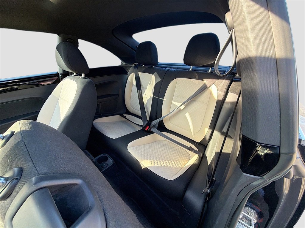 Used 2019 Volkswagen Beetle 2.0T SE image 24