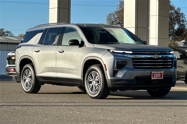 New 2026 Chevrolet Traverse LT image 2