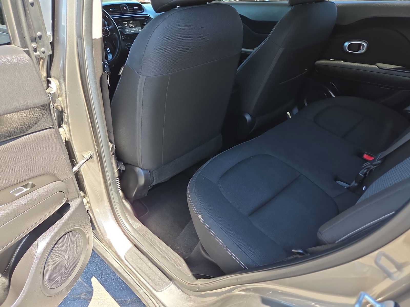 Used 2017 Kia Soul + FWD image 20