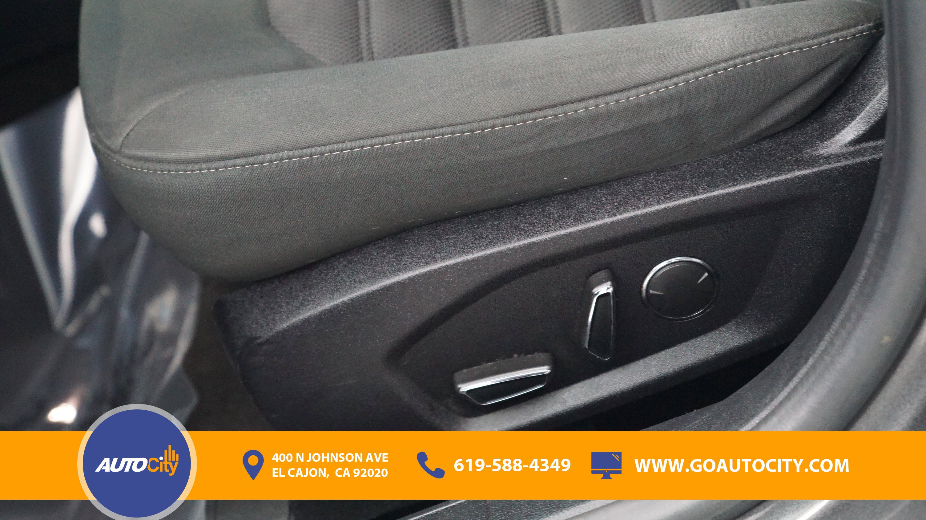 Used 2019 Ford Fusion SE FWD image 17