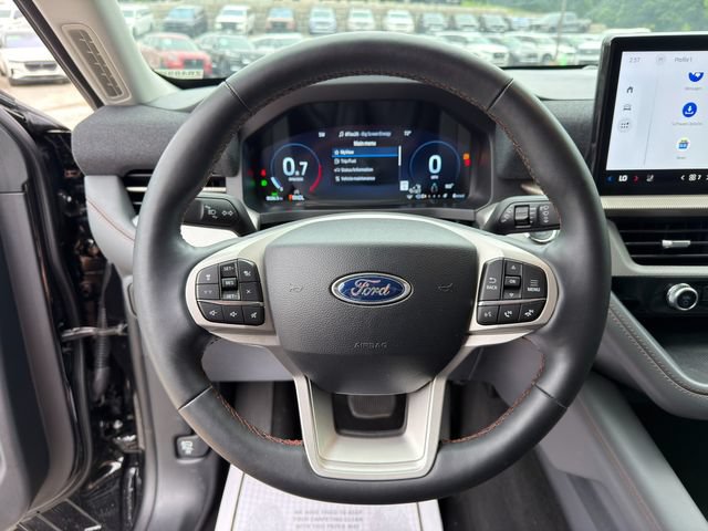 Used 2025 Ford Explorer Active w/ Active Comfort Package AWD/4WD image 38