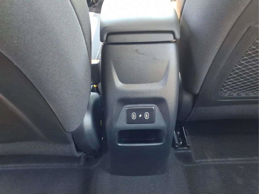 New 2026 Hyundai Venue SEL FWD image 11