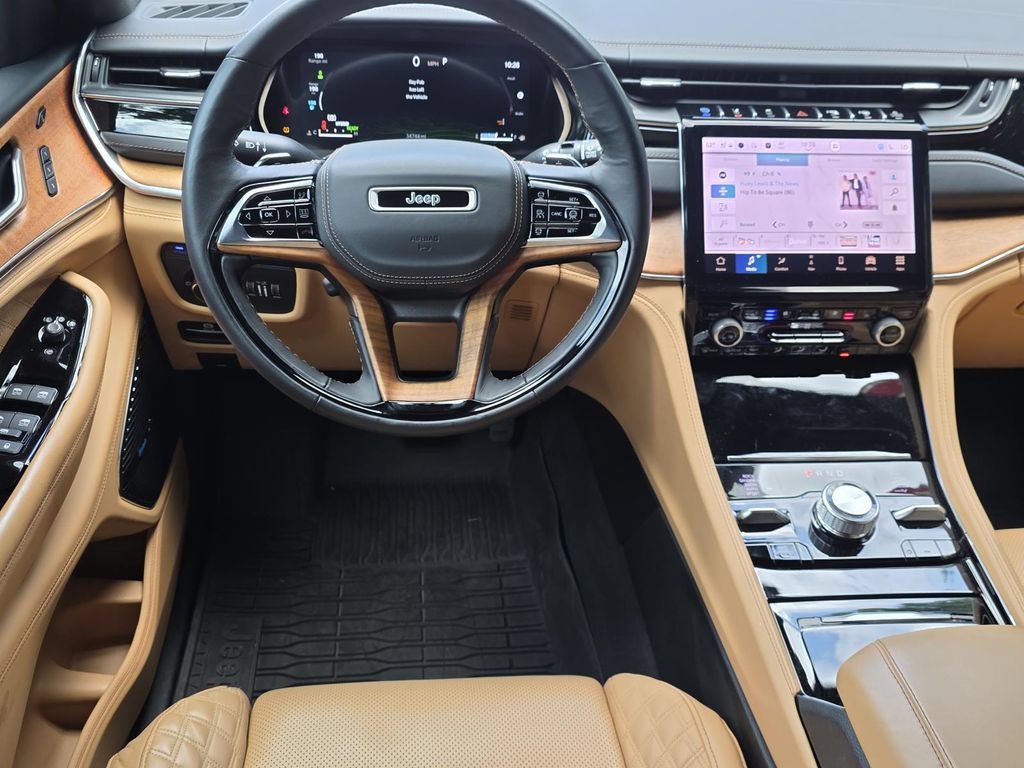 Used 2022 Jeep Grand Cherokee Summit AWD/4WD image 13