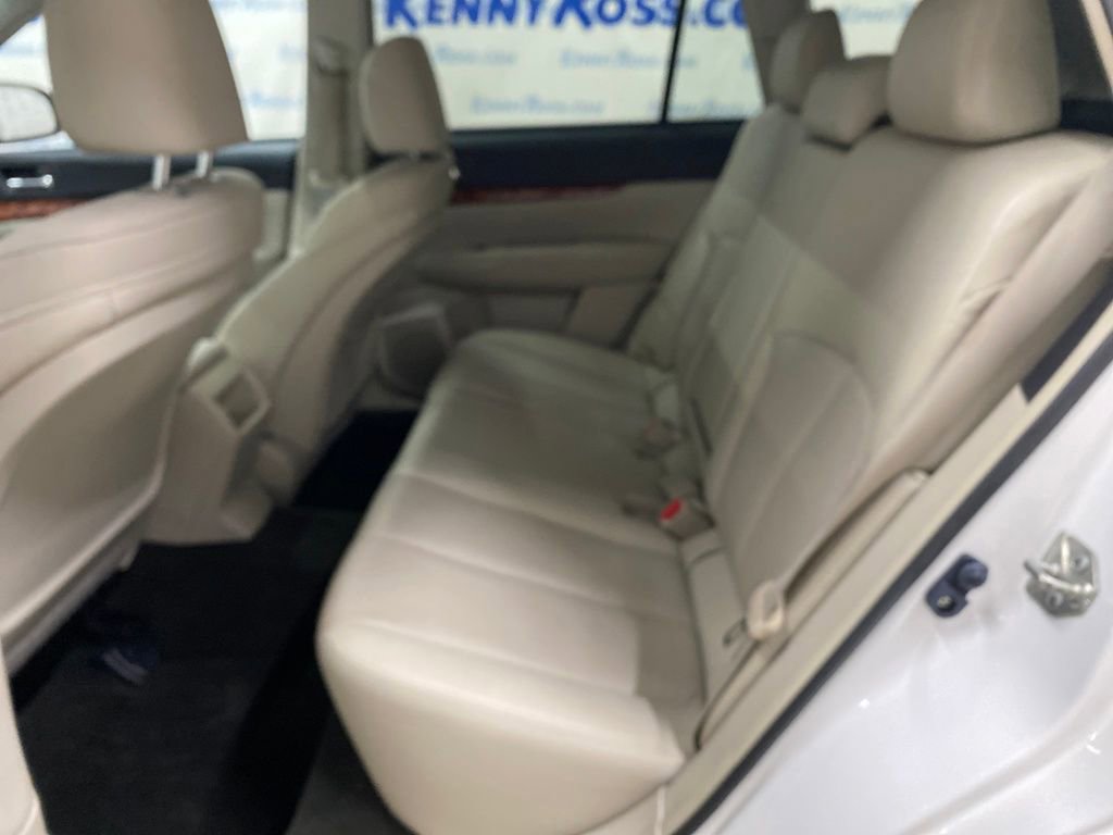 Used 2012 Subaru Outback 2.5i Limited image 16