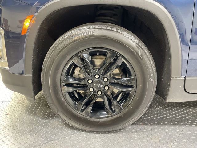 Used 2022 Chevrolet Traverse LS w/ Midnight/Sport Edition FWD image 10