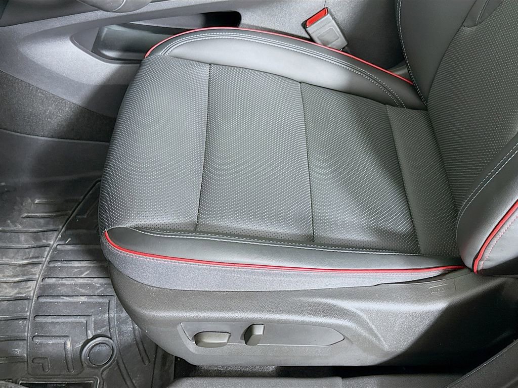 Used 2023 Buick Envision Essence w/ Sport Touring Package image 19