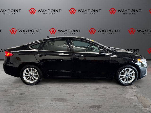 Used 2019 Ford Fusion SE FWD image 8