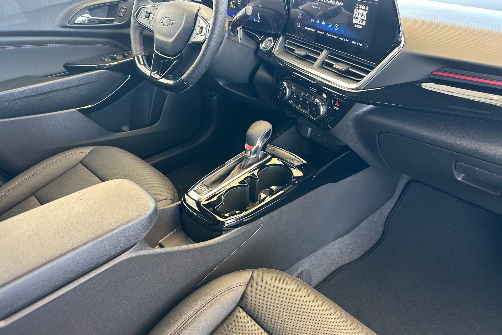 New 2026 Chevrolet Trax RS w/ Driver Confidence Package image 17