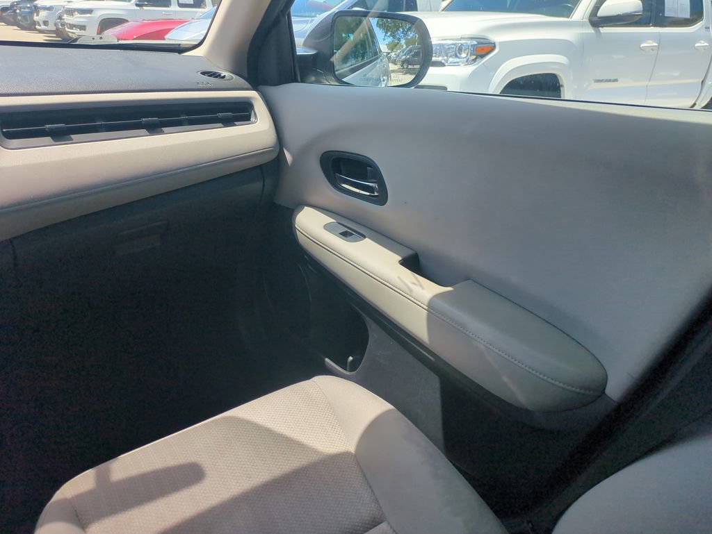 Used 2016 Honda HR-V LX image 18