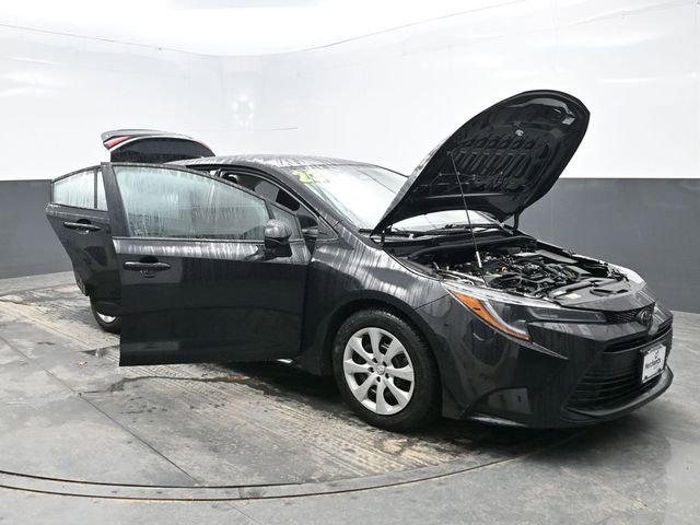 Used 2023 Toyota Corolla LE FWD image 40
