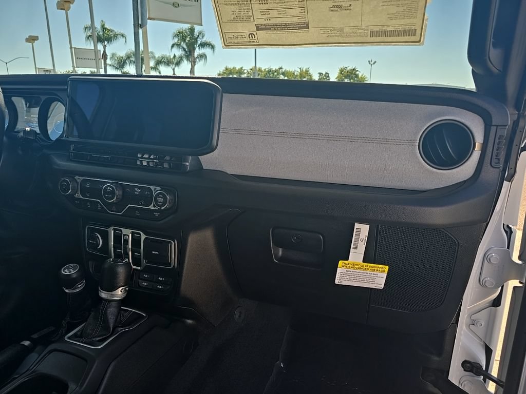 New 2025 Jeep Gladiator Sport AWD/4WD image 6