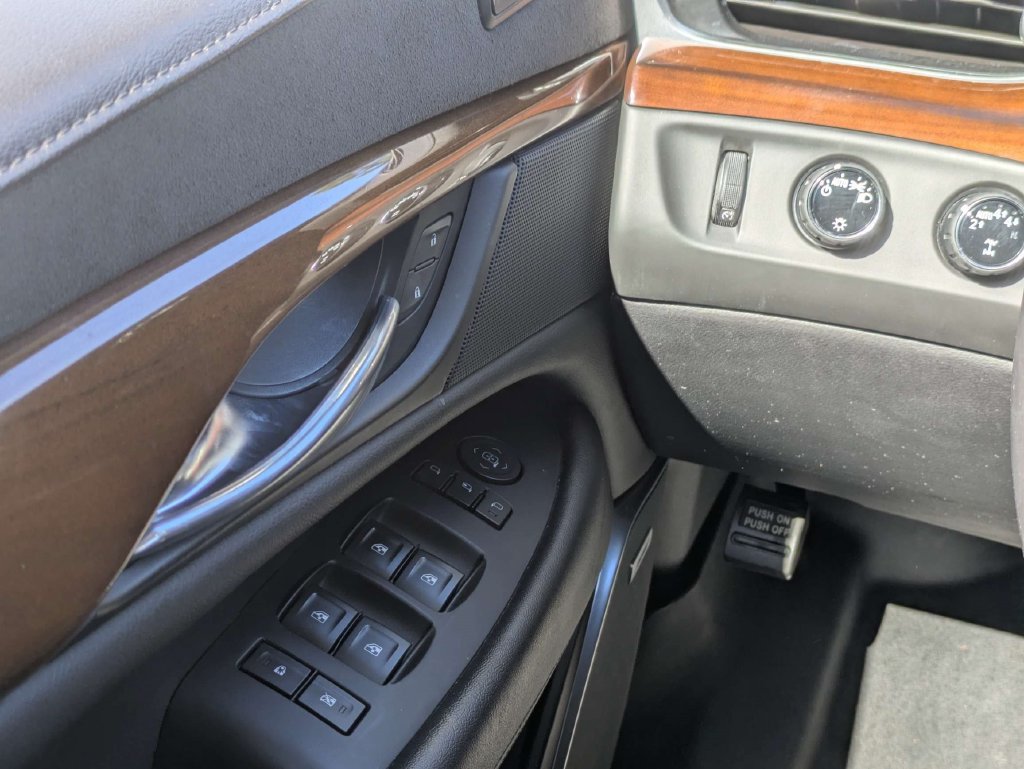 Used 2020 Cadillac Escalade Luxury AWD/4WD image 26