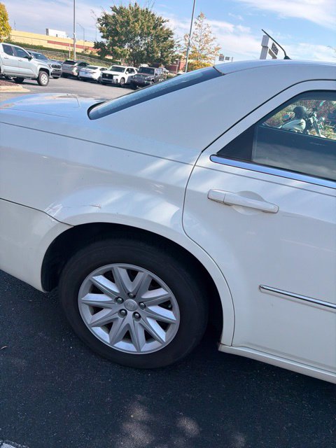 Used 2008 Chrysler 300 LX RWD image 10