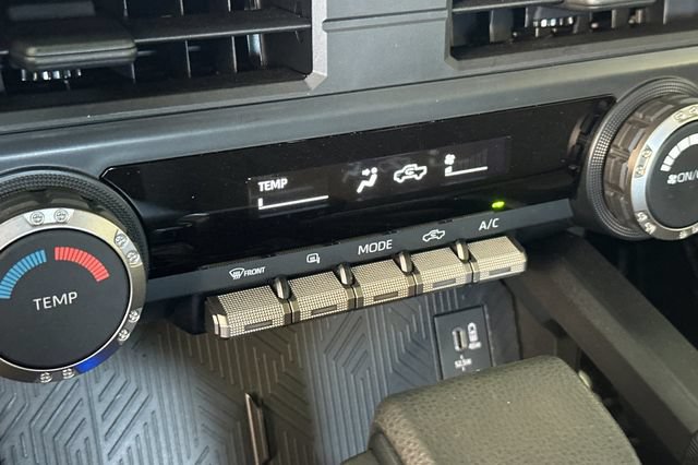 Used 2025 Toyota Tacoma SR5 AWD/4WD image 22