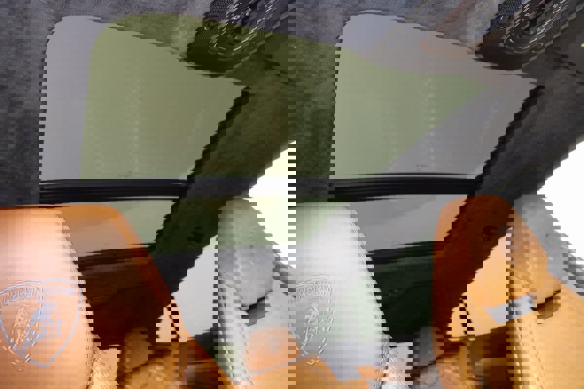 Used 2019 Lamborghini Urus image 12