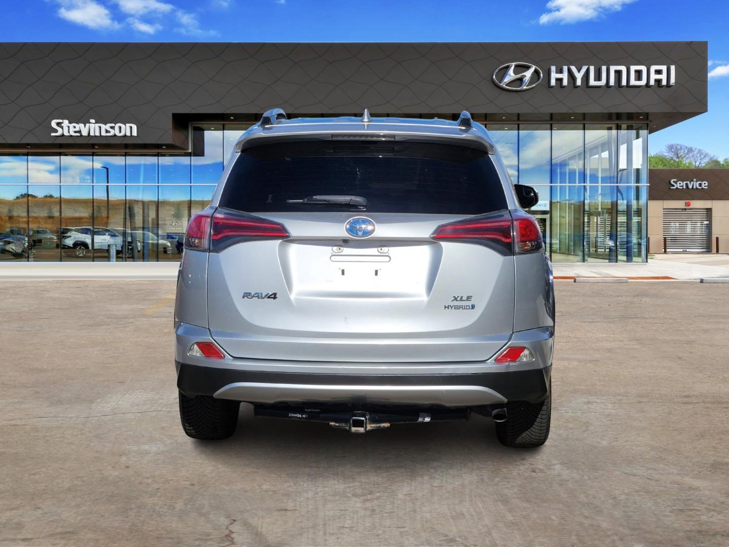 Used 2016 Toyota RAV4 XLE image 3