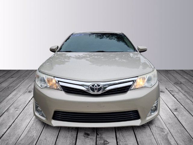 Used 2014 Toyota Camry XLE w/ Leather Package FWD image 8