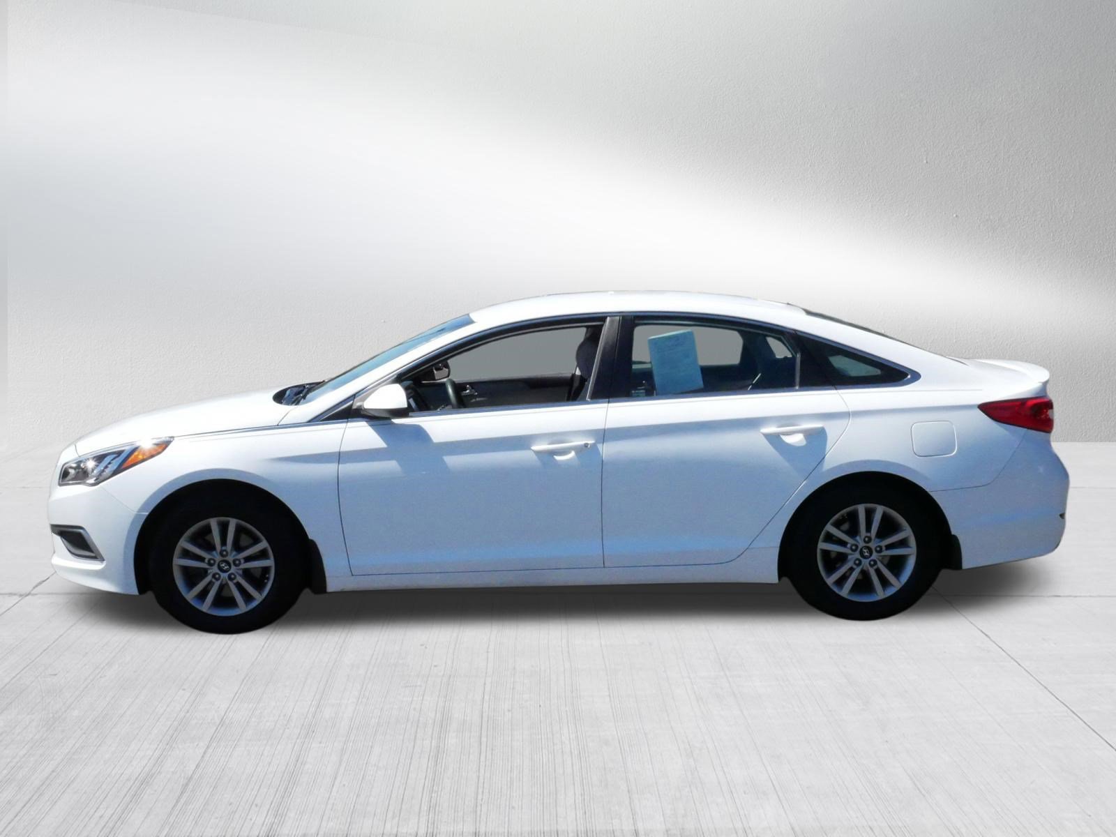 Used 2016 Hyundai Sonata SE FWD image 4