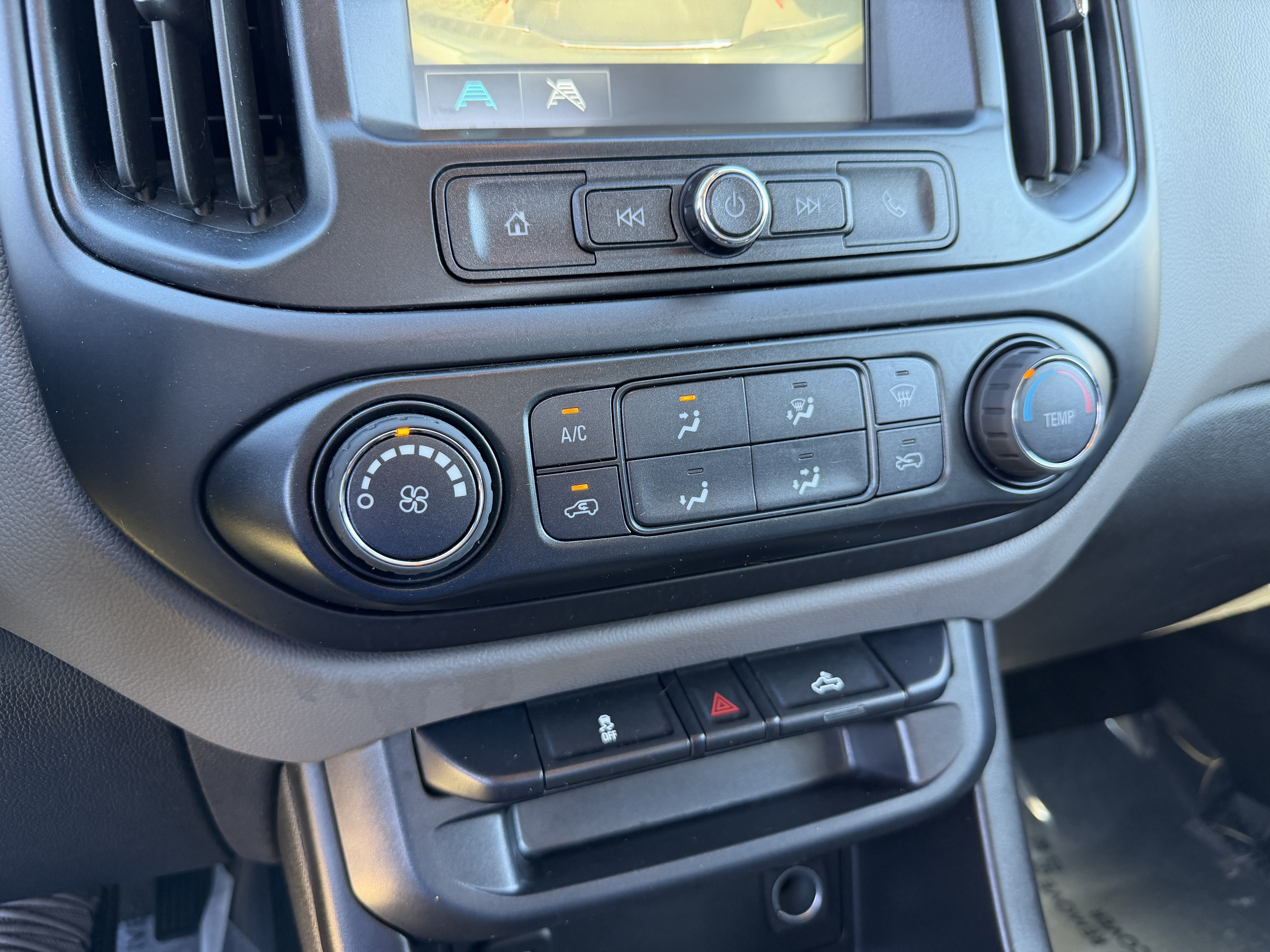 Used 2018 Chevrolet Colorado W/T AWD/4WD image 18