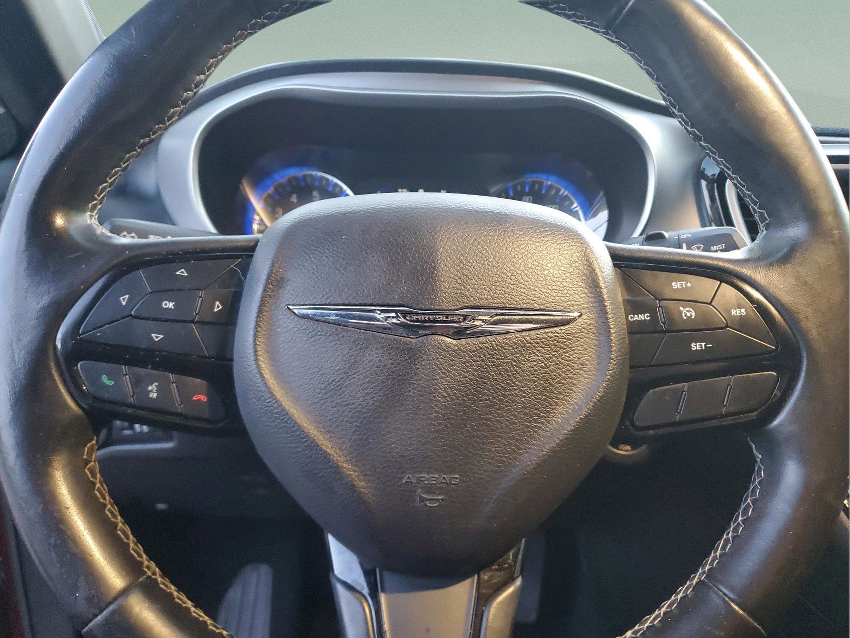 Used 2020 Chrysler Pacifica Touring w/ S Appearance Package FWD image 16