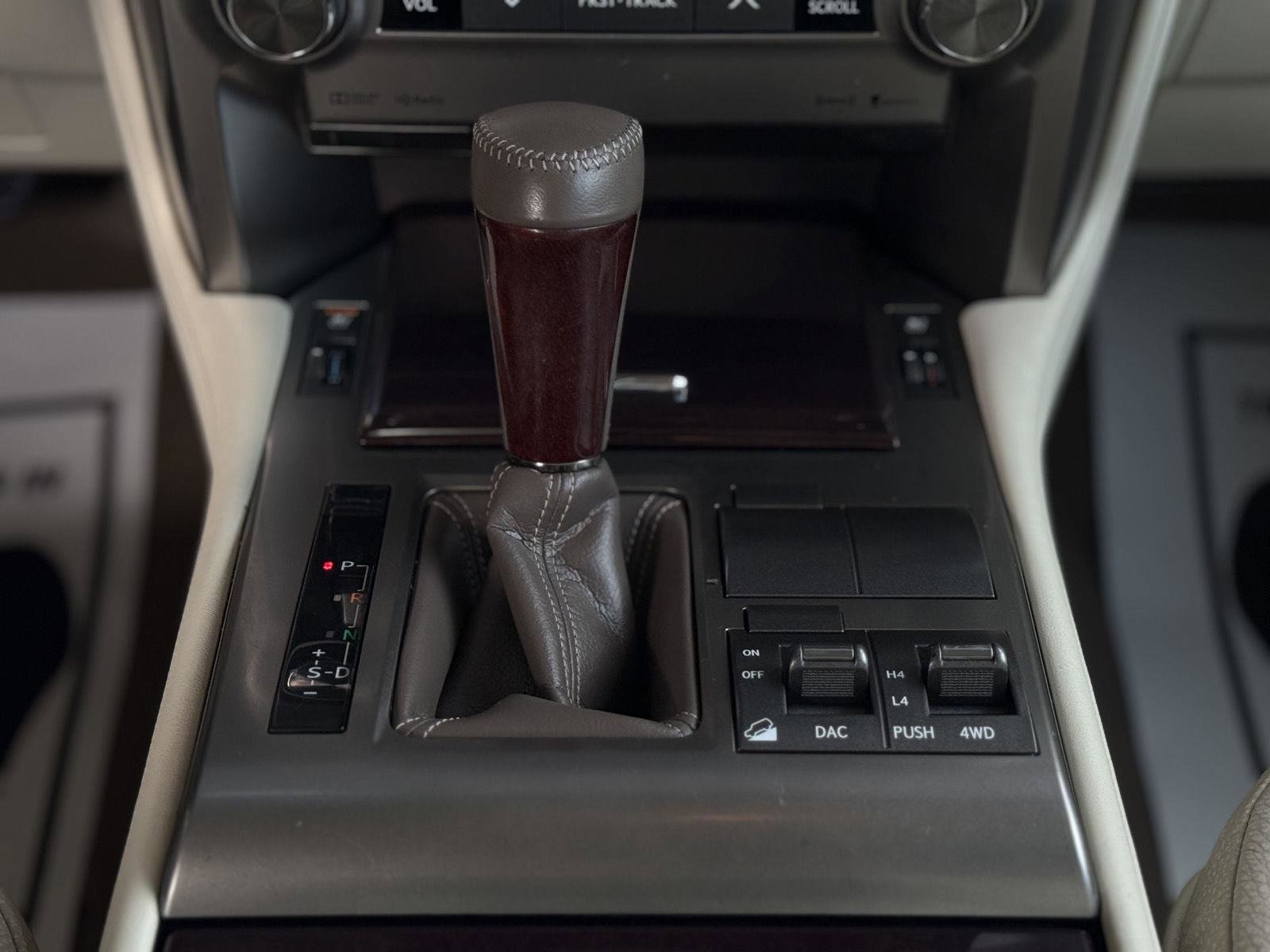Used 2014 Lexus GX 460 w/ Premium Package AWD/4WD image 23