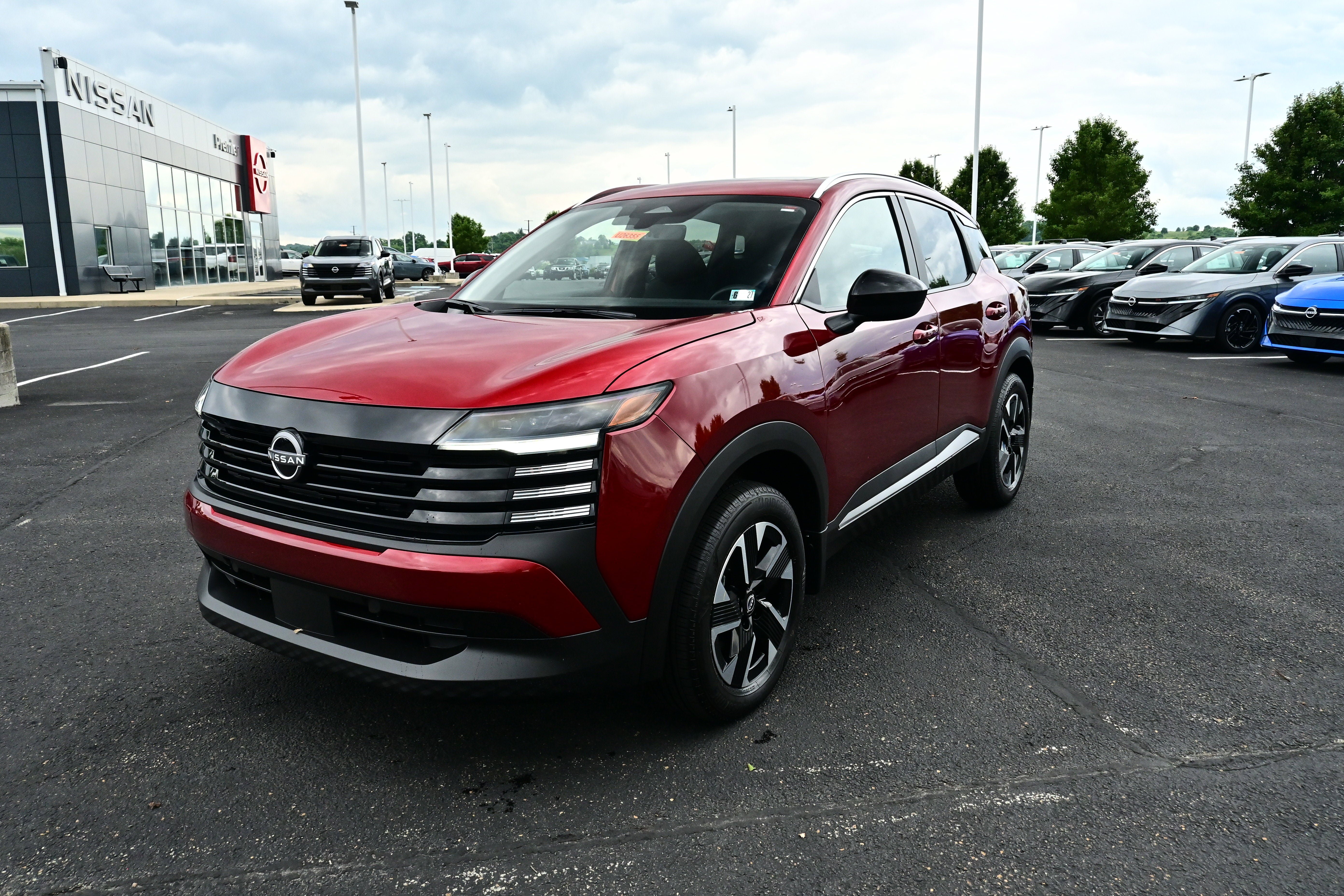 New 2026 Nissan Kicks SV w/ SV Premium Package AWD/4WD image 4