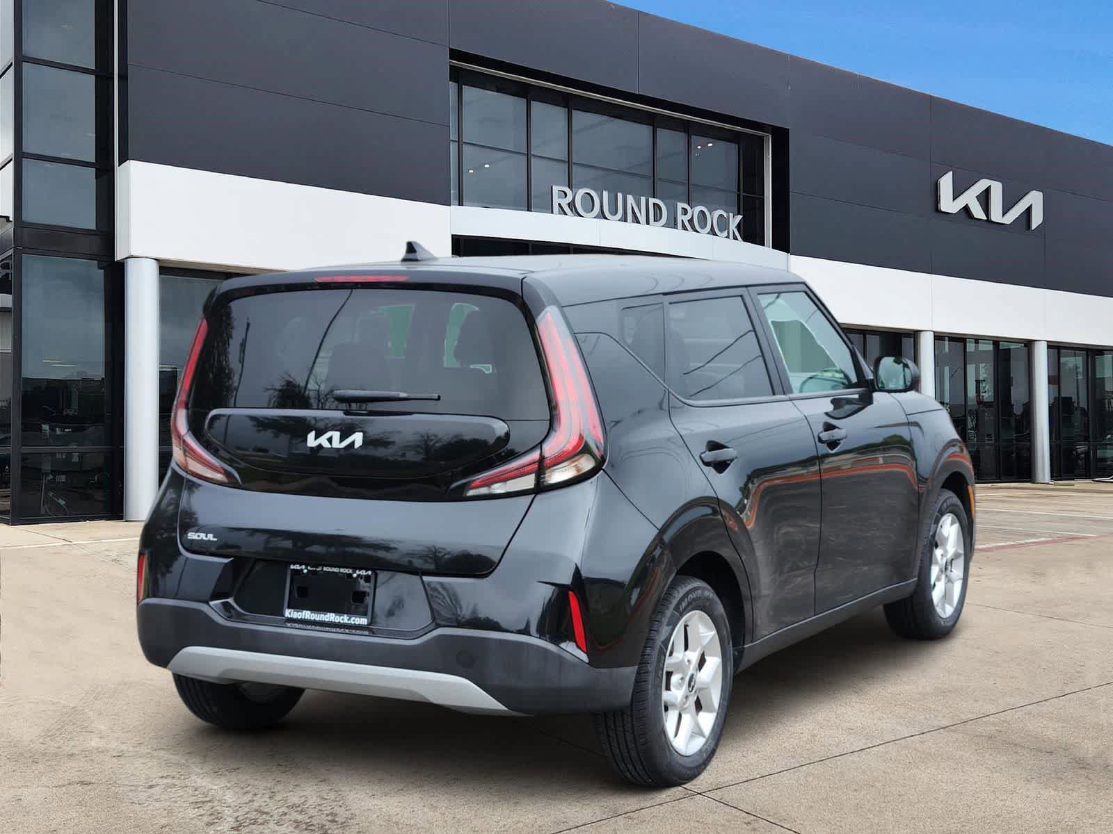 Used 2023 Kia Soul S FWD image 6