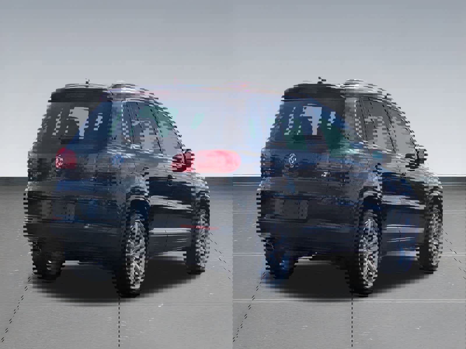 Used 2016 Volkswagen Tiguan SEL image 6