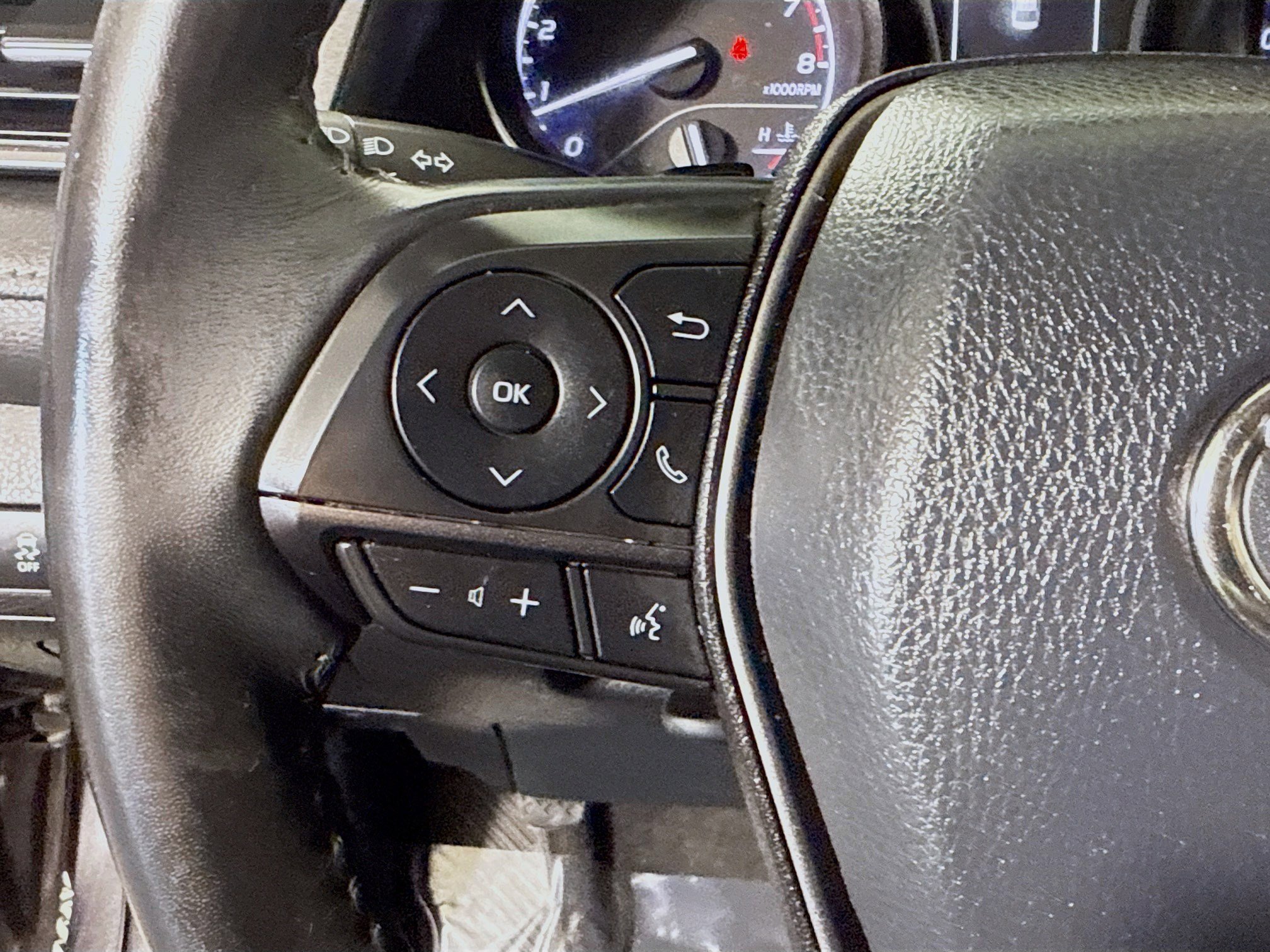 Used 2022 Toyota Camry SE image 14