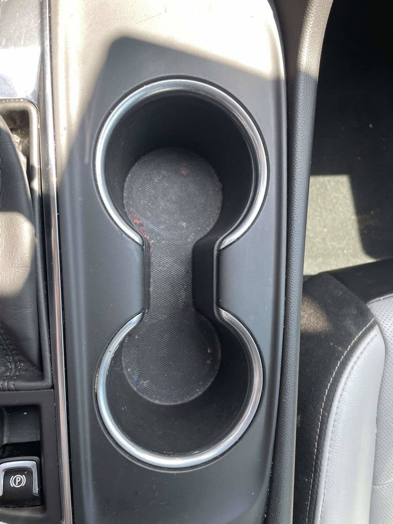 Used 2018 Chevrolet Equinox Premier FWD image 18