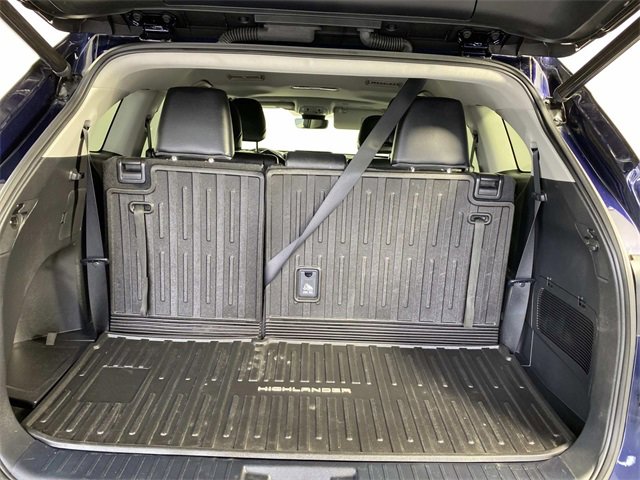 Used 2023 Toyota Highlander XLE image 8