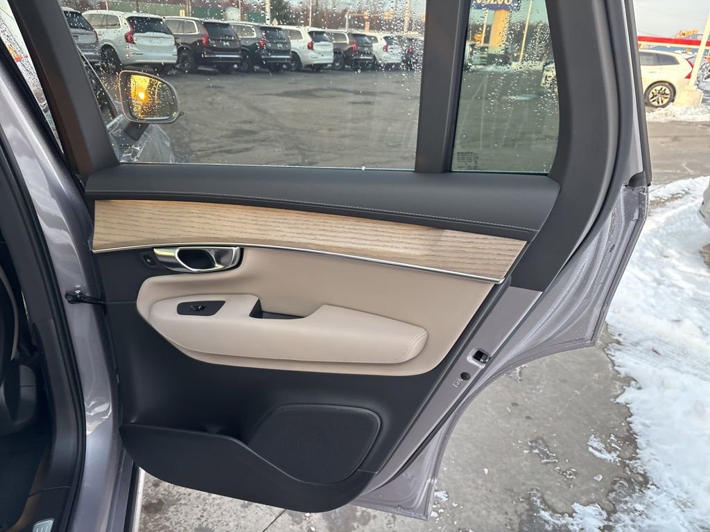 New 2026 Volvo XC90 B6 Plus w/ Protection Package Premier image 45
