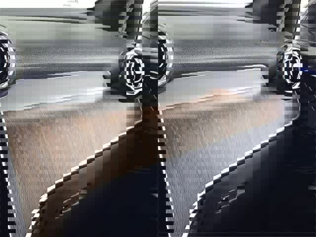 Certified 2025 Mercedes-Benz GLC 300 4MATIC image 36