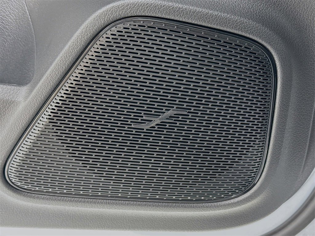 Used 2025 Mercedes-Benz GLB 250 4MATIC image 20