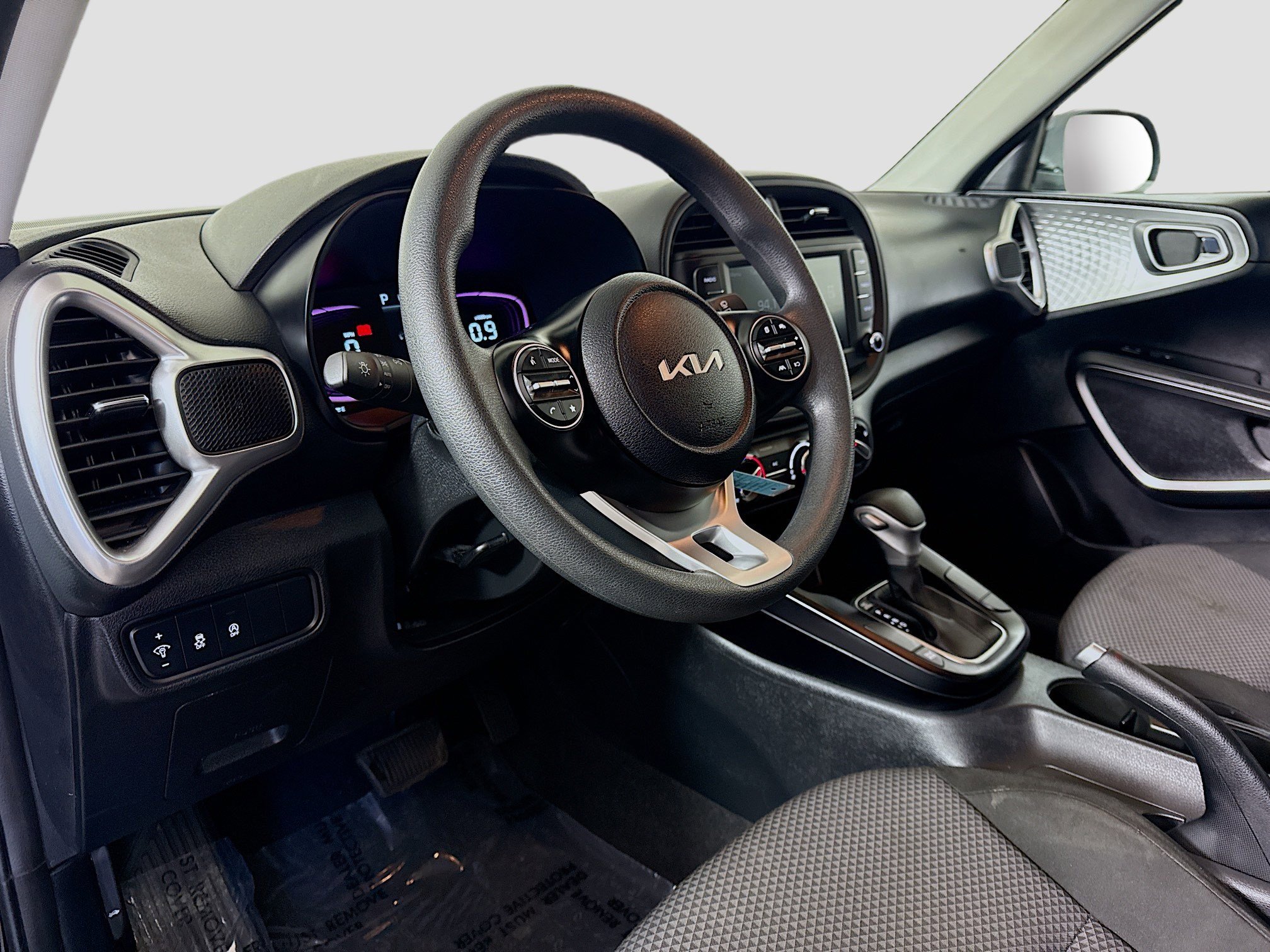 Used 2025 Kia Soul LX w/ LX Technology Package image 22
