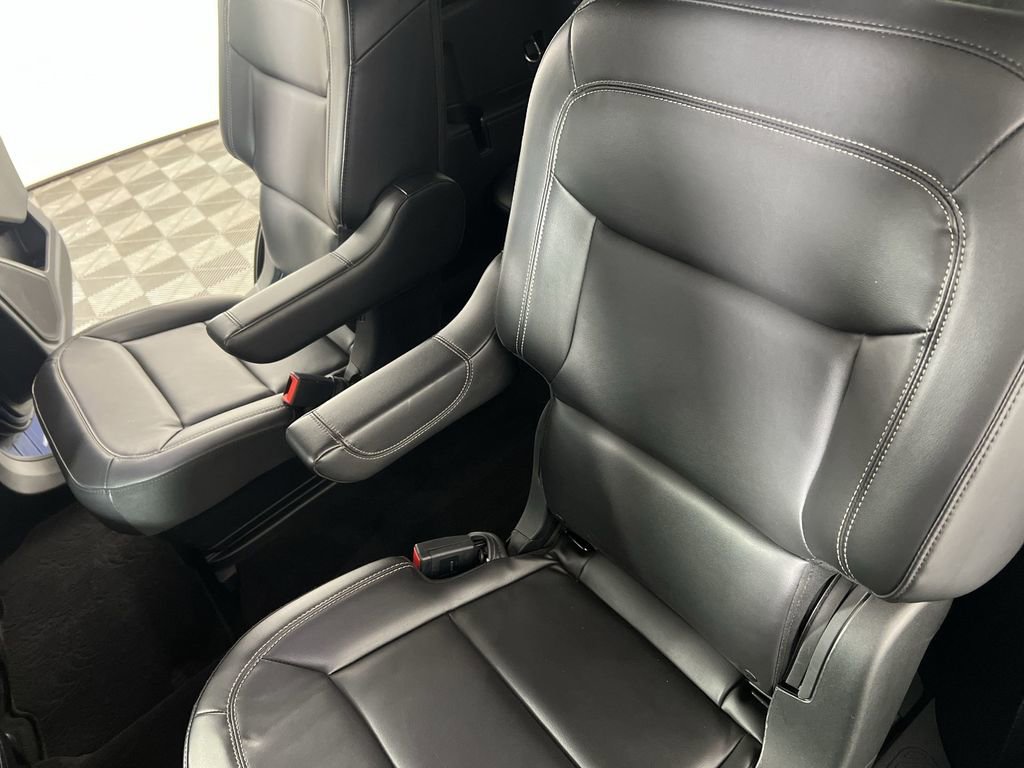 Used 2023 Ford Explorer XLT w/ Equipment Group 202A image 25