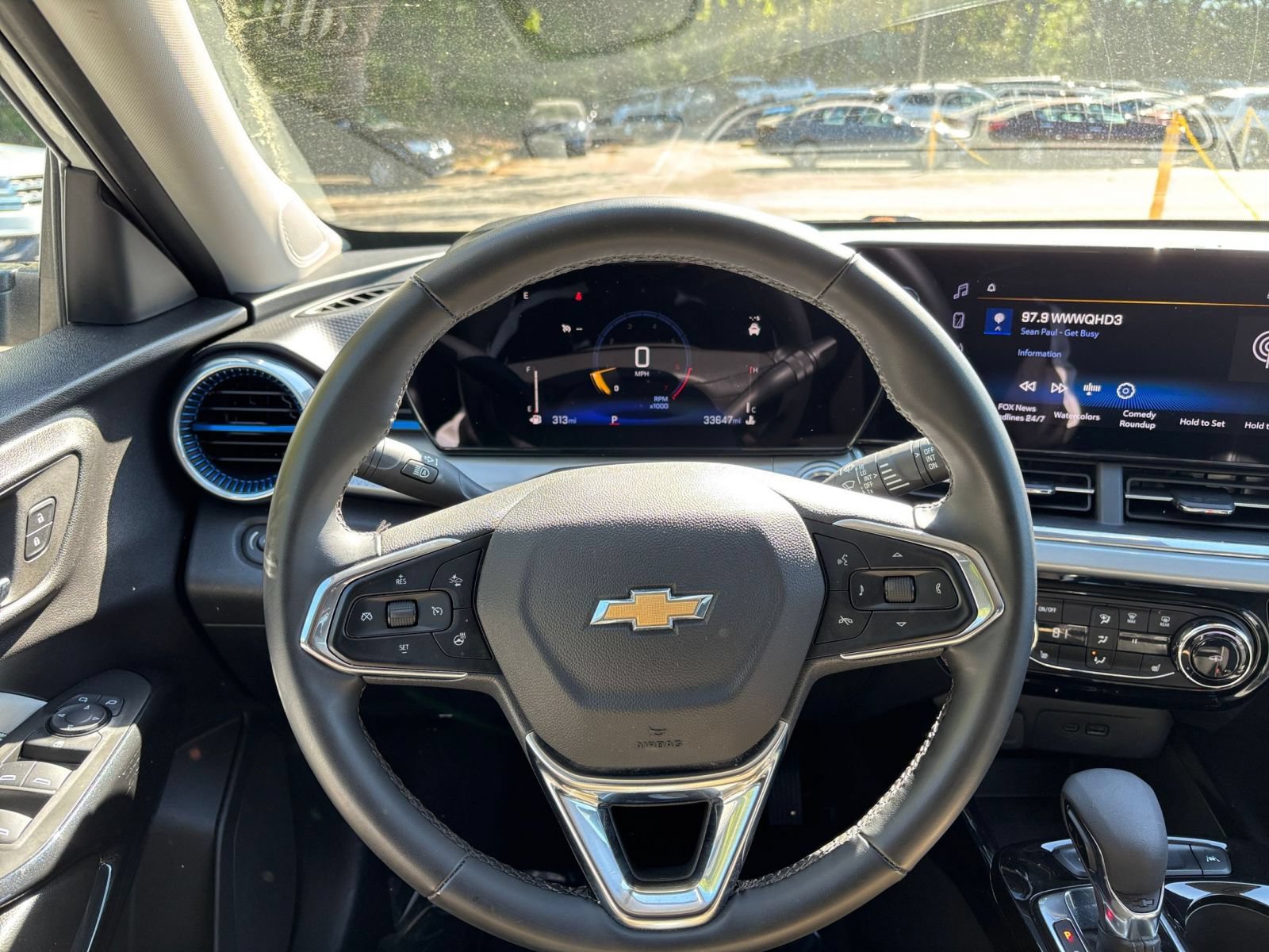 Used 2025 Chevrolet Trax LT w/ LT Convenience Package FWD image 35