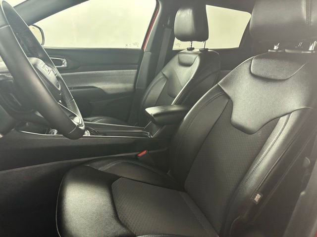 Used 2024 Jeep Compass Latitude image 16