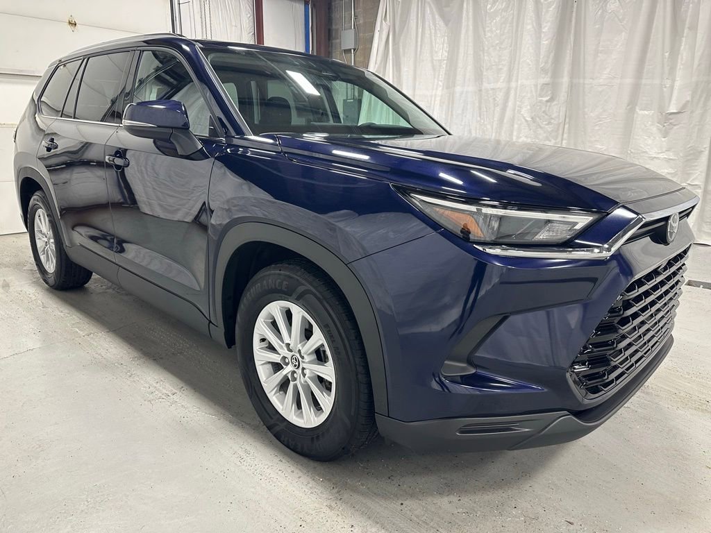 Used 2025 Toyota Grand Highlander AWD image 1