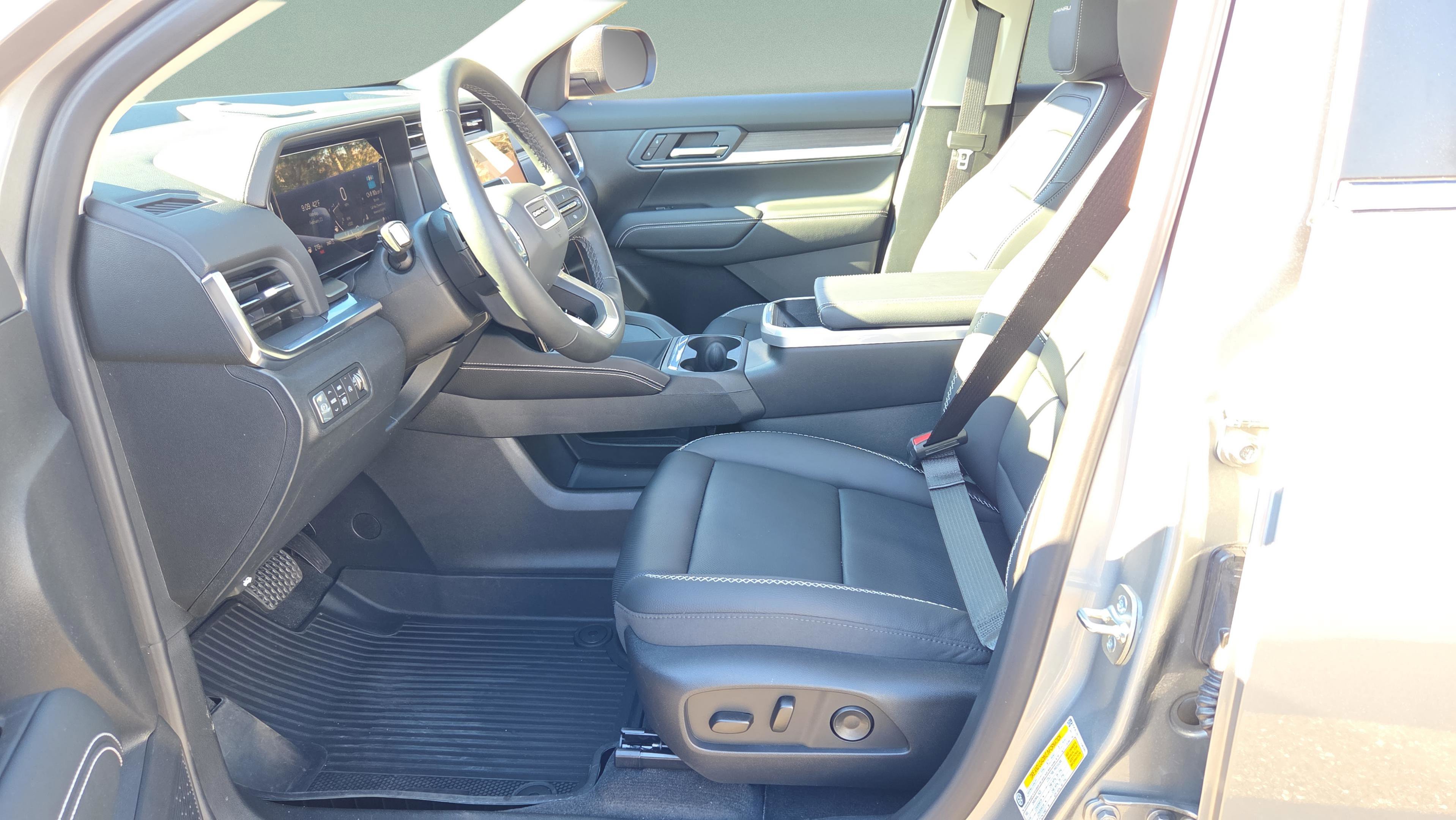 Used 2026 GMC Terrain Denali w/ LPO, Floor Liner Package image 10