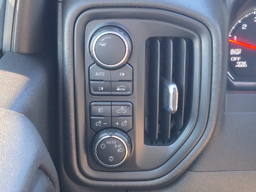 Certified 2022 Chevrolet Silverado 1500 Custom AWD/4WD image 18