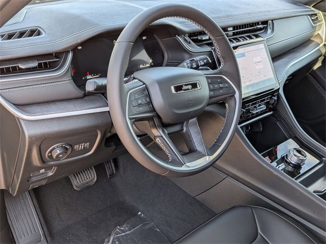 New 2025 Jeep Grand Cherokee Limited w/ Black Appearance Package image 11