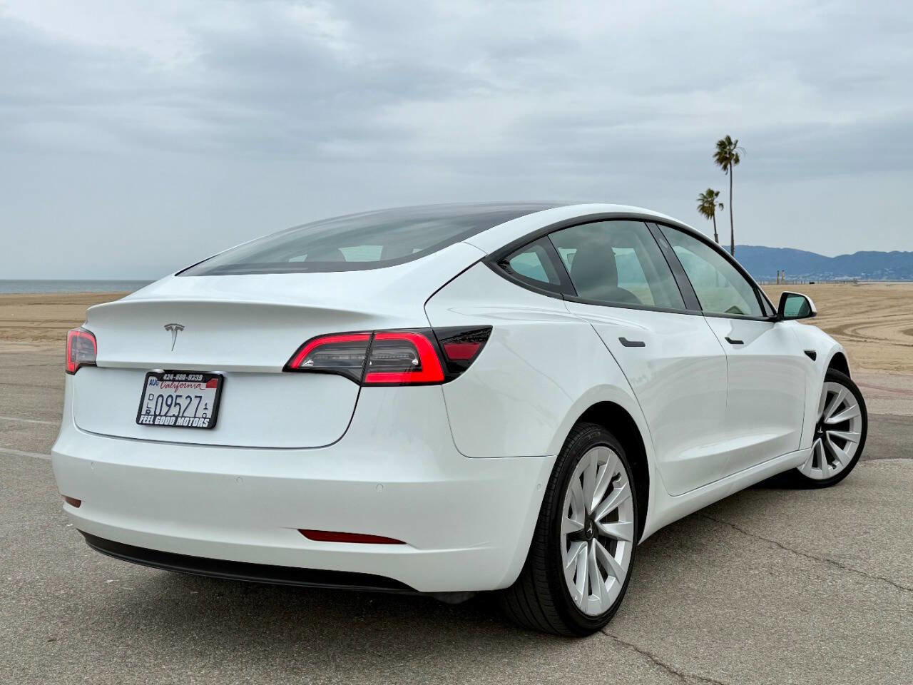 Used 2022 Tesla Model 3 Long Range AWD/4WD image 4